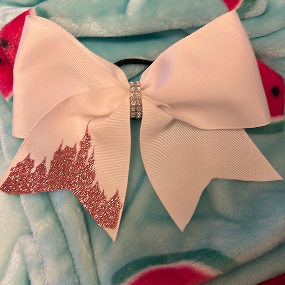 Cheer bow